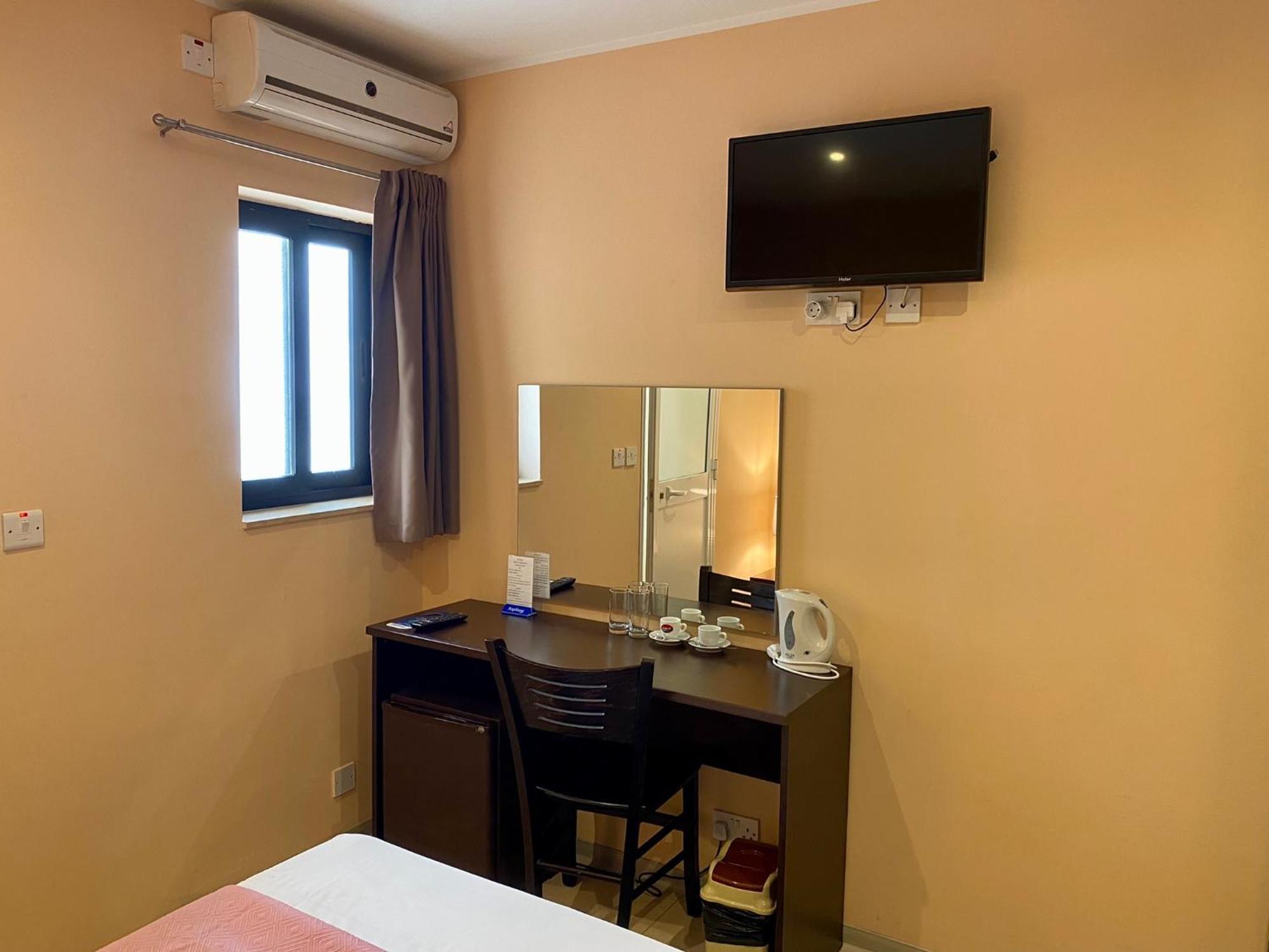 Malta Paradise Central Accomodation Hotel Saint Julian's Ngoại thất bức ảnh