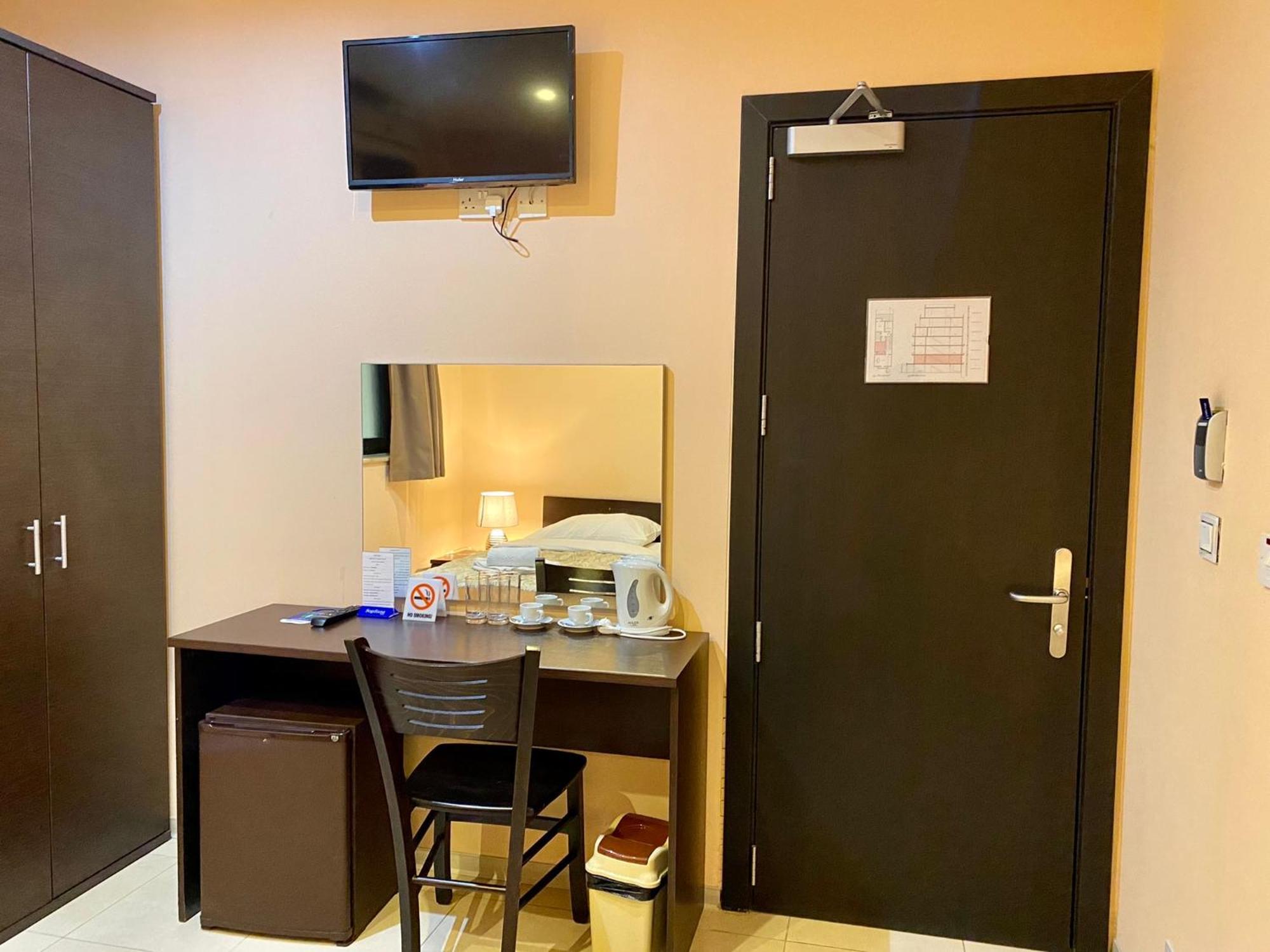 Malta Paradise Central Accomodation Hotel Saint Julian's Ngoại thất bức ảnh