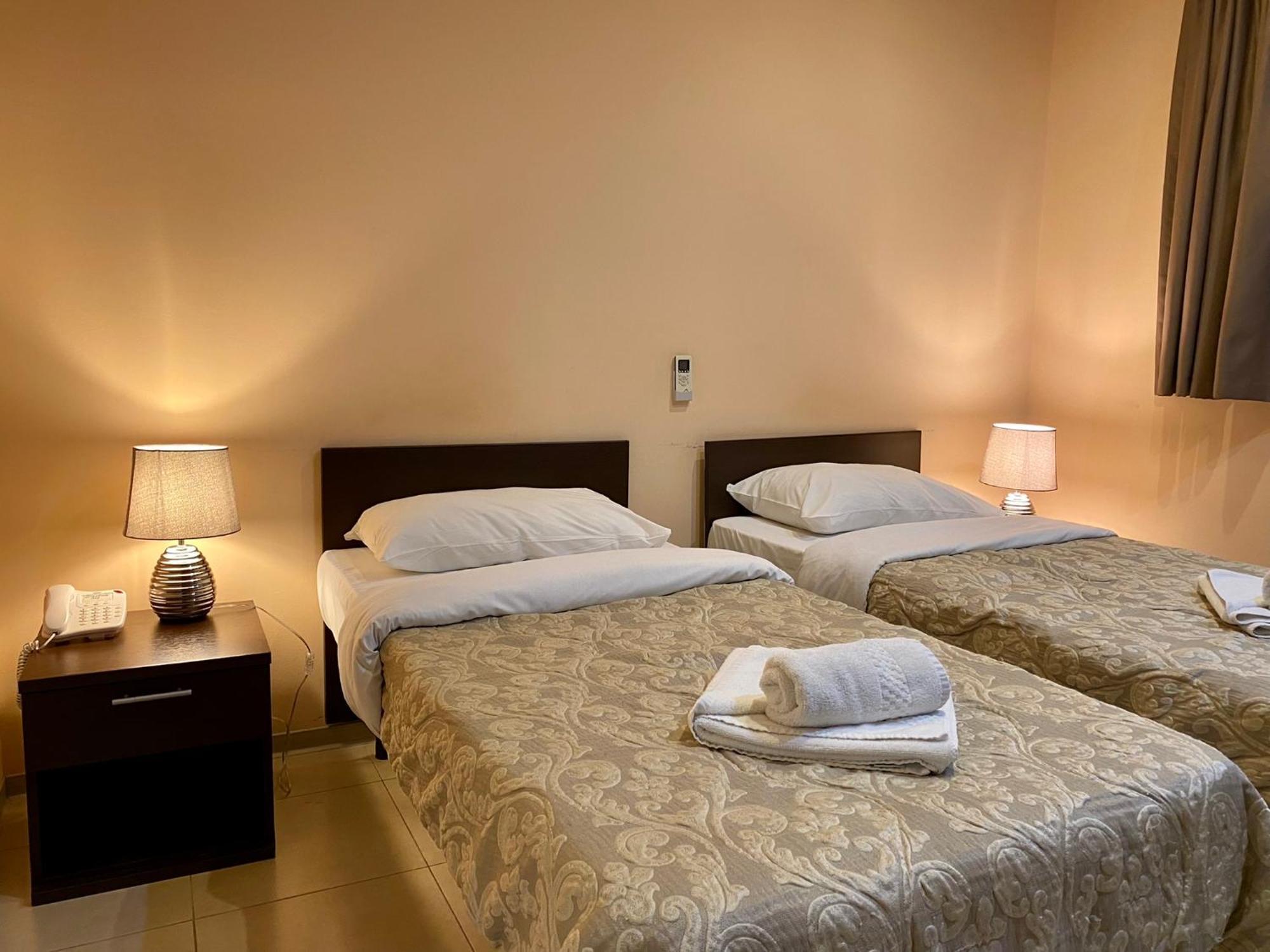 Malta Paradise Central Accomodation Hotel Saint Julian's Ngoại thất bức ảnh