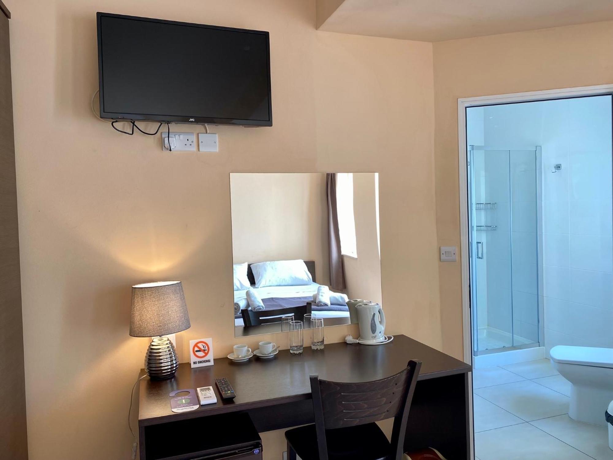 Malta Paradise Central Accomodation Hotel Saint Julian's Ngoại thất bức ảnh