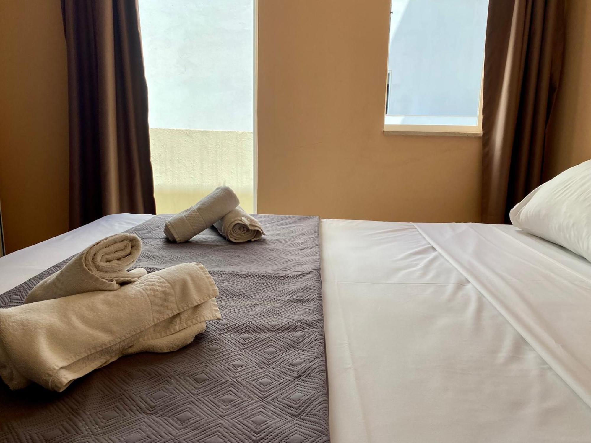 Malta Paradise Central Accomodation Hotel Saint Julian's Ngoại thất bức ảnh