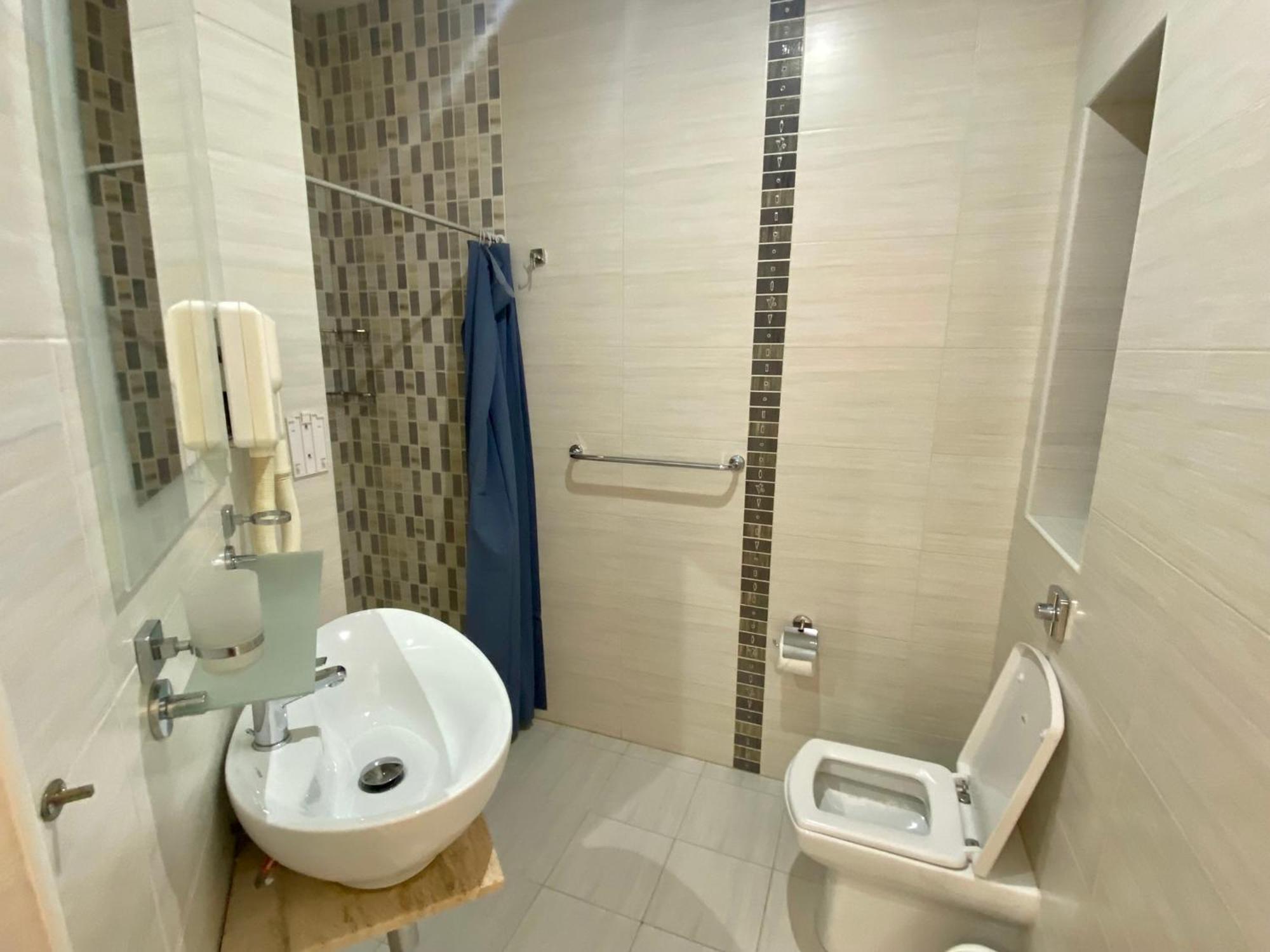 Malta Paradise Central Accomodation Hotel Saint Julian's Ngoại thất bức ảnh