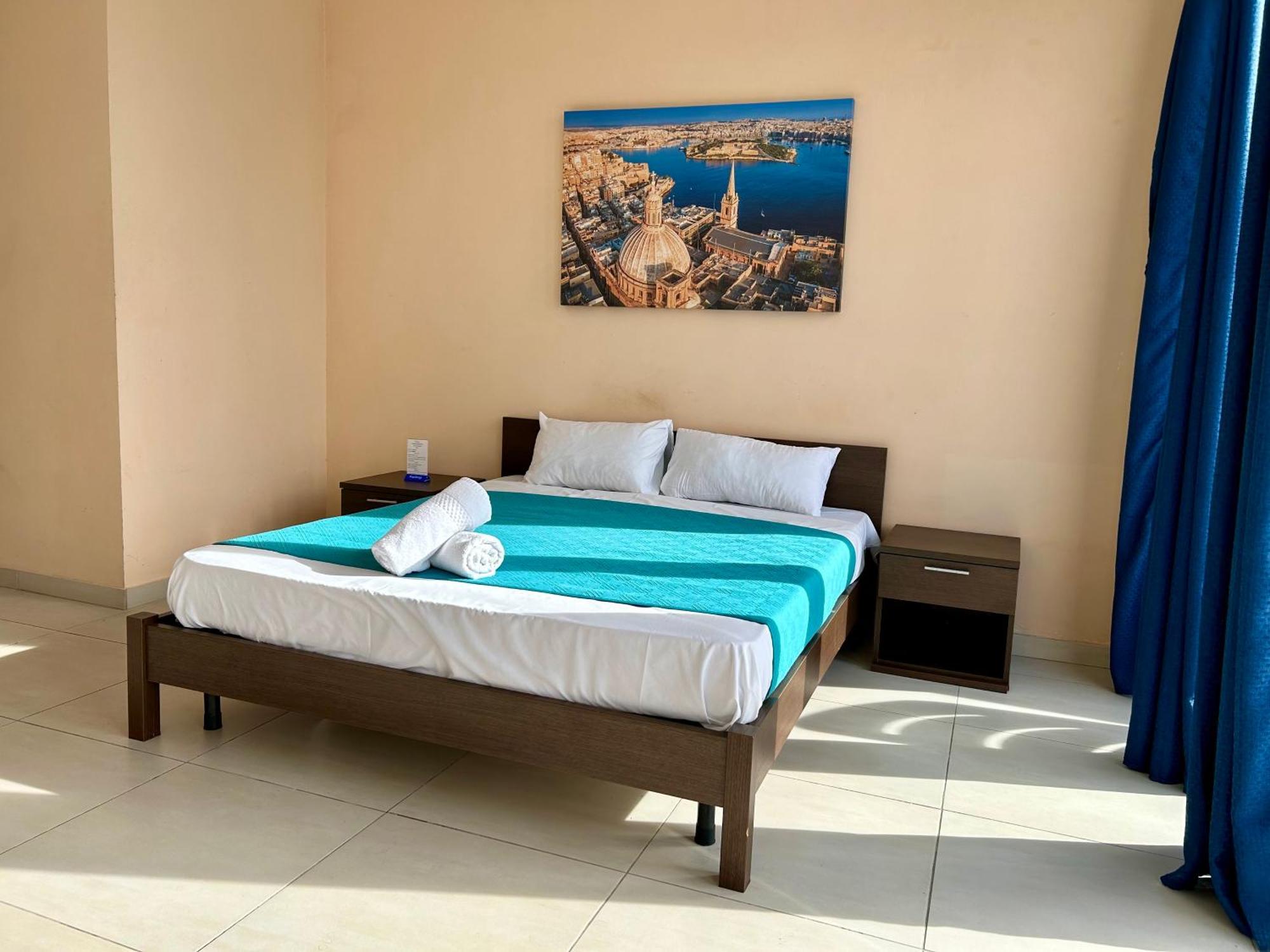 Malta Paradise Central Accomodation Hotel Saint Julian's Ngoại thất bức ảnh